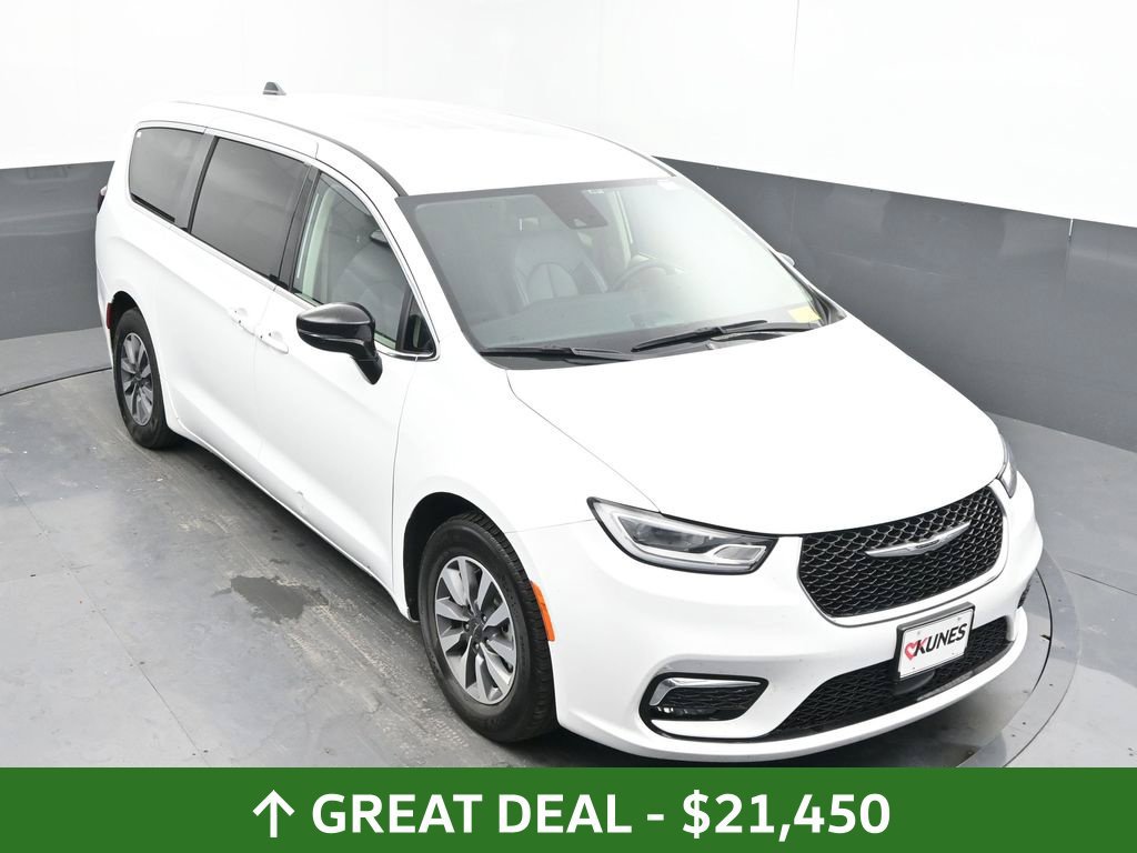 Used 2024 Chrysler Pacifica Limited FWD image 18