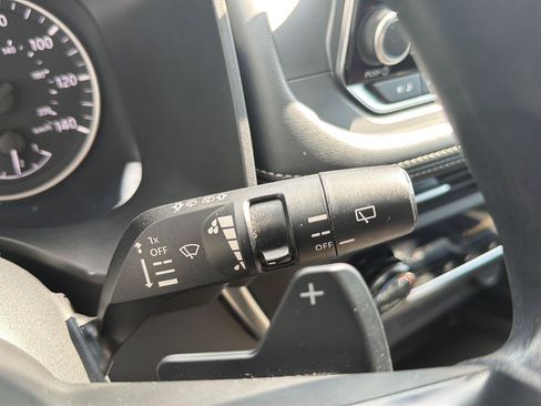 Used 2024 Nissan Rogue SV AWD/4WD image 23