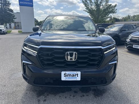 Used 2023 Honda Pilot LX image 11