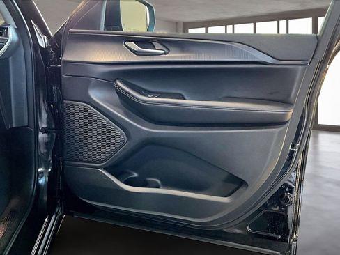 Used 2023 Jeep Grand Cherokee Laredo w/ Luxury Tech Group I image 25