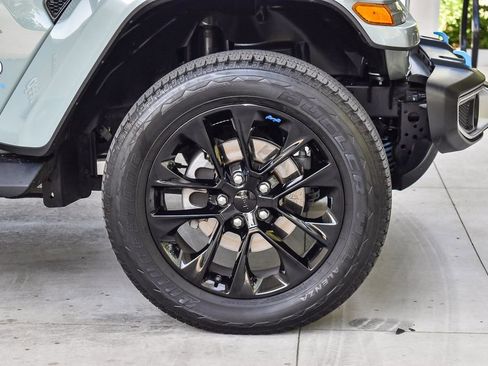 Used 2023 Jeep Wrangler Unlimited Sahara image 10