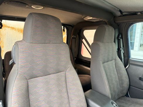 Used 2005 Jeep Wrangler X w/ Tire & Wheel Group (Ecco) AWD/4WD image 17