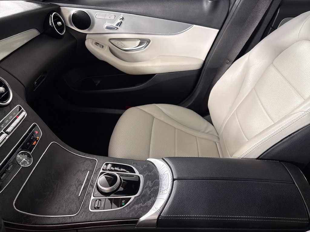 Used 2018 Mercedes-Benz C 300 Sedan image 18