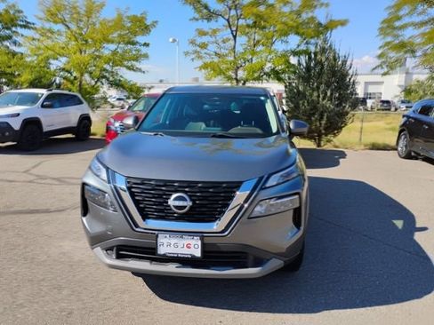 Used 2023 Nissan Rogue SV AWD/4WD image 2