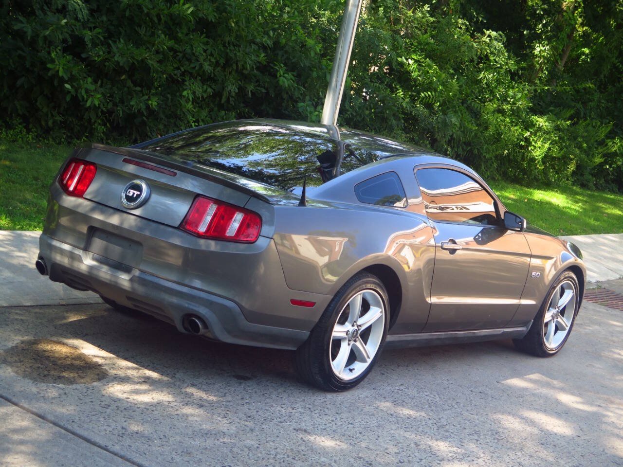 Used 2011 Ford Mustang GT Premium RWD image 21