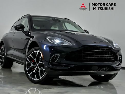 Used 2022 Aston Martin DBX AWD/4WD image 1