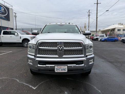 Used 2018 RAM 3500 Laramie w/ Convenience Group AWD/4WD image 8
