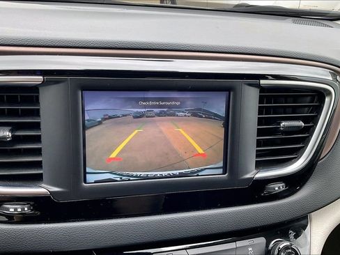 Used 2023 Chrysler Voyager LX FWD image 20