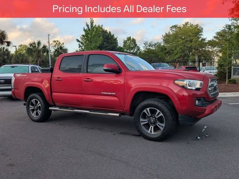 Used 2017 Toyota Tacoma TRD Sport w/ Tow Package RWD image 2
