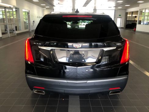 Used 2018 Cadillac XT5 Luxury w/ Driver Awareness Package FWD image 3