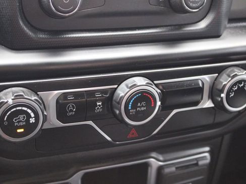 Used 2021 Jeep Gladiator Sport image 35