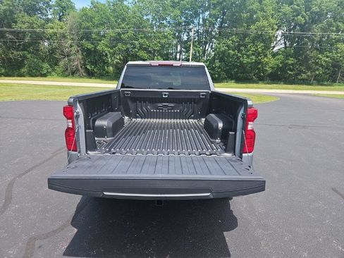Used 2023 Chevrolet Silverado 1500 LT AWD/4WD image 7