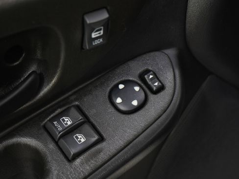 Used 2002 Chevrolet Monte Carlo SS w/ Preferred Equipment Group FWD image 15