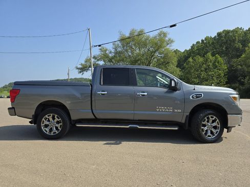 Used 2018 Nissan Titan SV w/ SV Convenience Package AWD/4WD image 20
