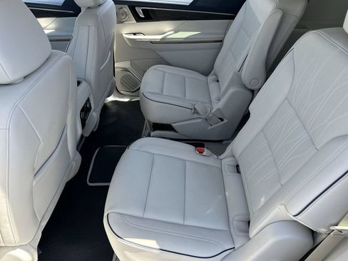 New 2026 Buick Enclave Avenir w/ Super Cruise Package FWD image 26