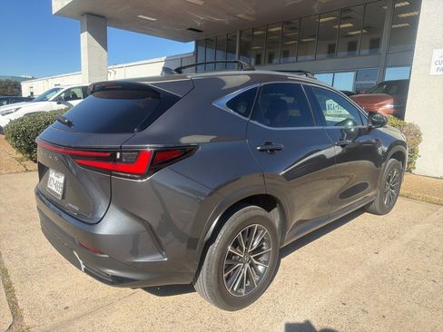 Used 2023 Lexus NX 250 FWD image 4