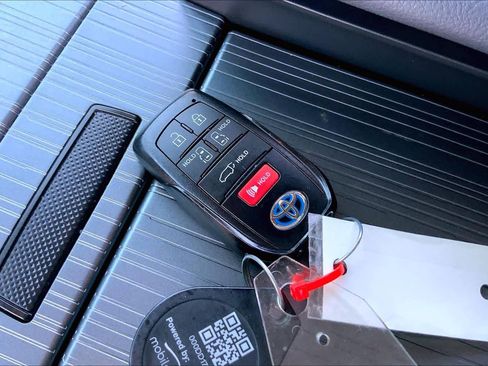 Used 2024 Toyota Sienna XSE image 14