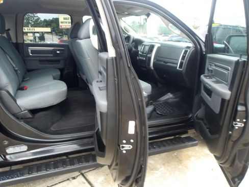 Used 2019 RAM 1500 Classic SLT RWD image 6