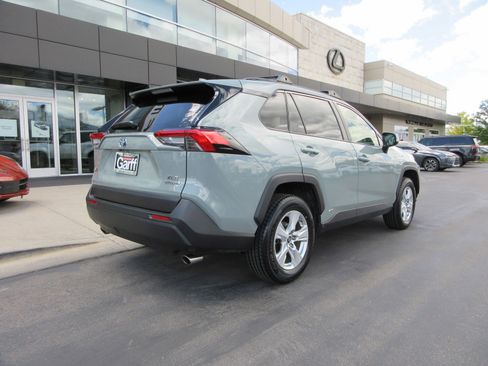 Used 2019 Toyota RAV4 XLE w/ Convenience Package AWD/4WD image 11