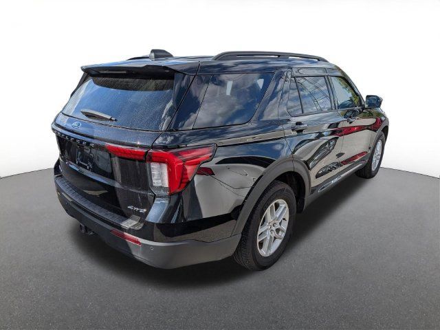 Used 2025 Ford Explorer Active AWD/4WD image 5