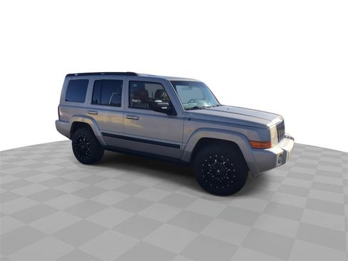 Used 2007 Jeep Commander Sport image 2