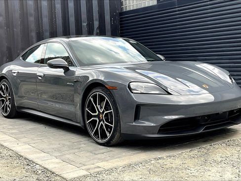 New 2025 Porsche Taycan image 7