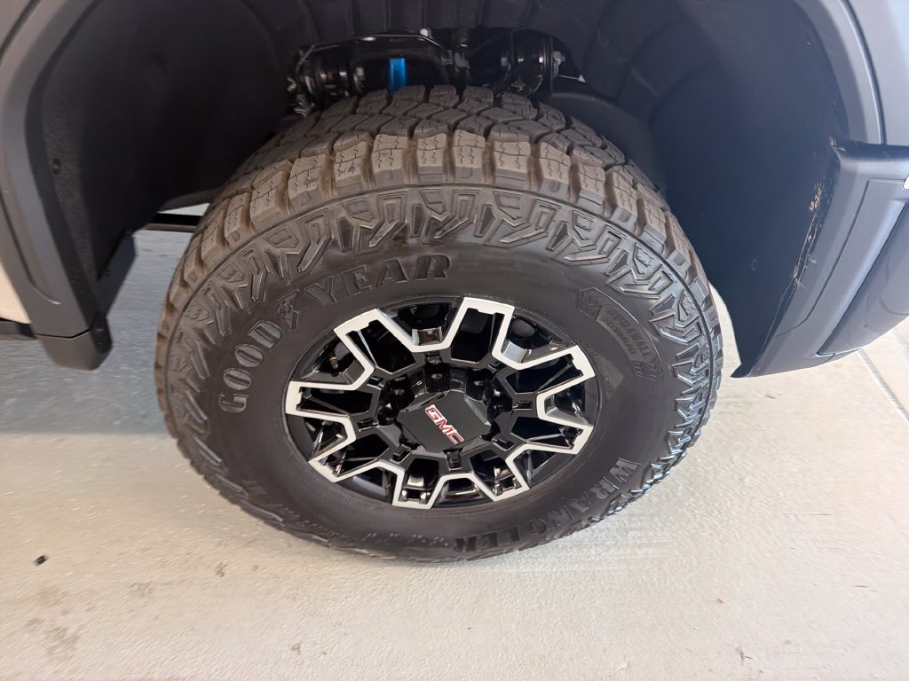 New 2026 GMC Sierra 2500 AT4X AWD/4WD image 4