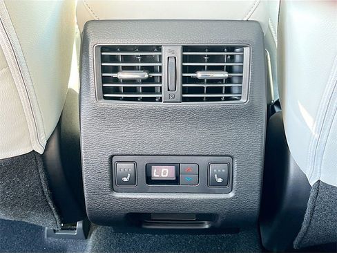 New 2025 Mitsubishi Outlander SEL image 26