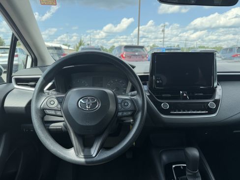 Used 2024 Toyota Corolla LE FWD image 11