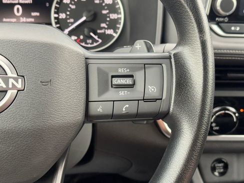 Used 2025 Nissan Rogue S image 13