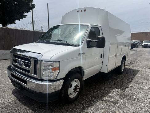 Used 2023 Ford E-350 and Econoline 350 Super Duty w/ Power Windows & Locks Group RWD image 10