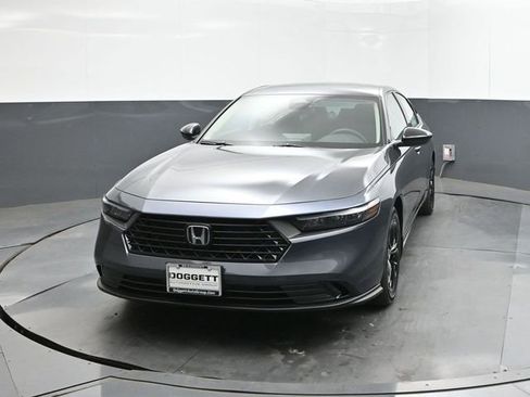 Used 2025 Honda Accord SE image 30