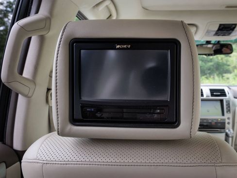 Used 2010 Lexus GX 460 w/ Comfort Plus Pkg AWD/4WD image 29