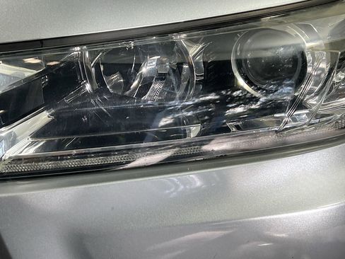 Used 2019 Toyota Highlander Limited image 12