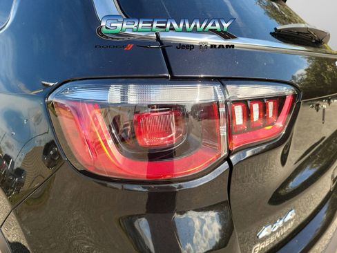 Used 2024 Jeep Compass Latitude image 6