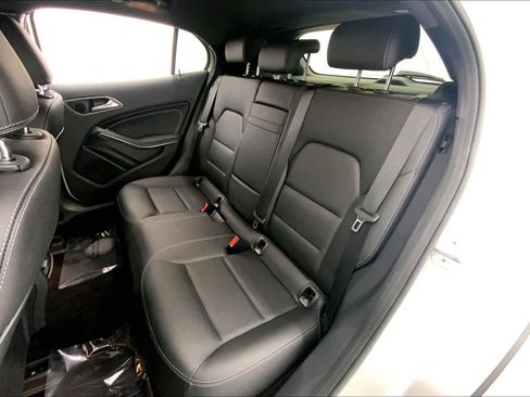 Used 2018 Mercedes-Benz GLA 250 image 17