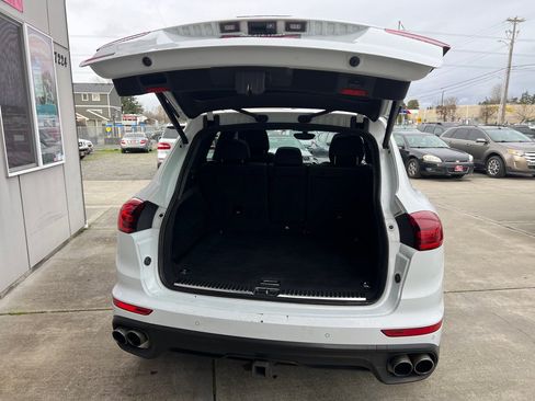 Used 2015 Porsche Cayenne S AWD/4WD image 14