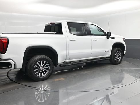 Used 2023 GMC Sierra 1500 AT4 w/ AT4 Preferred Package AWD/4WD image 3