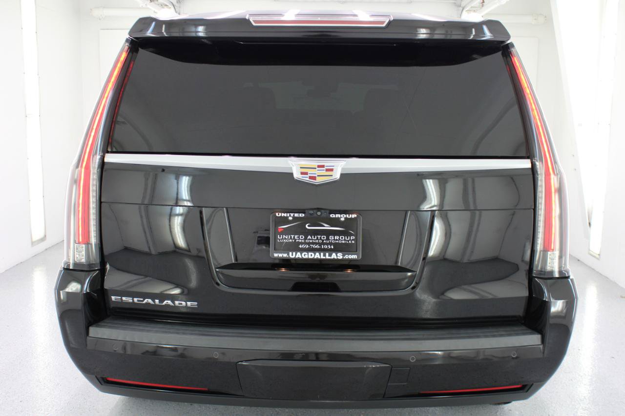 Used 2019 Cadillac Escalade ESV Luxury RWD image 8
