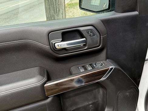 Used 2021 Chevrolet Silverado 1500 LT w/ Remote Start Package AWD/4WD image 10