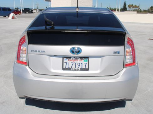 Used 2015 Toyota Prius Three w/ Solar Roof Package FWD image 4