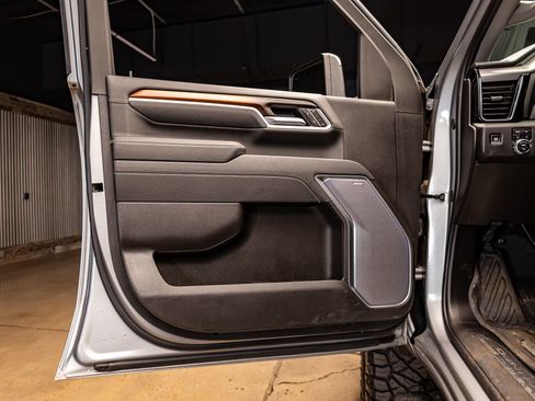 Used 2025 GMC Sierra 3500 Denali w/ Denali Reserve Package image 30