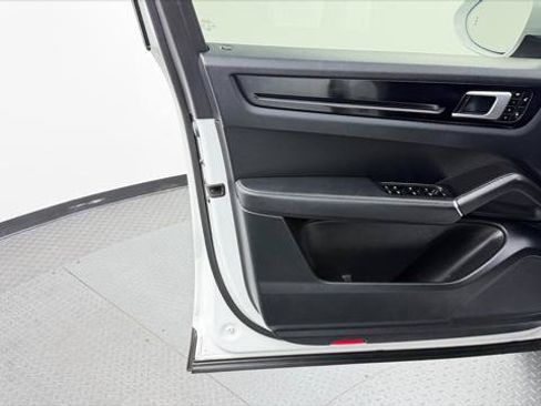 Used 2019 Porsche Cayenne AWD/4WD image 13