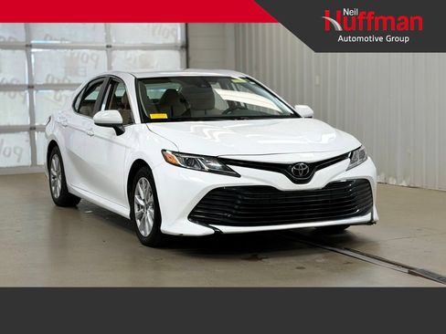 Used 2020 Toyota Camry LE FWD image 1