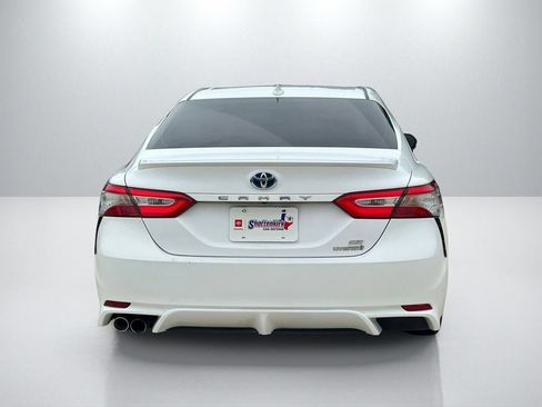 Used 2019 Toyota Camry SE FWD image 6
