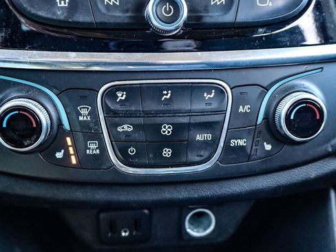 Used 2019 Chevrolet Traverse LT image 22