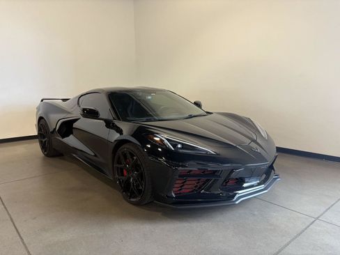 Used 2021 Chevrolet Corvette Stingray Coupe w/ Z51 Performance Package RWD image 1