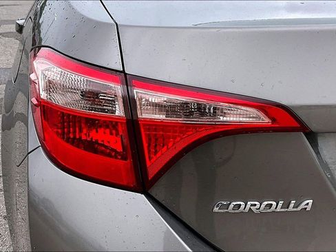 Used 2017 Toyota Corolla LE w/ Carpet Mat Package (TMS) FWD image 27