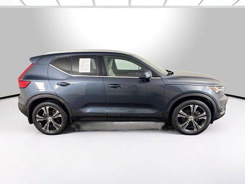 Used 2022 Volvo XC40 T5 Inscription image 11