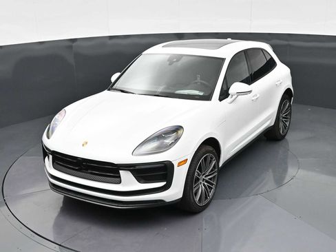 New 2026 Porsche Macan AWD/4WD image 29